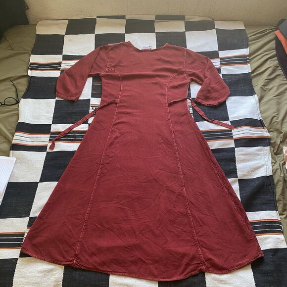 Vintage Just Cruising Rayon Floral Embroidered Midi Dress. 3/4 Sleeves. One Size - Picture 13 of 16